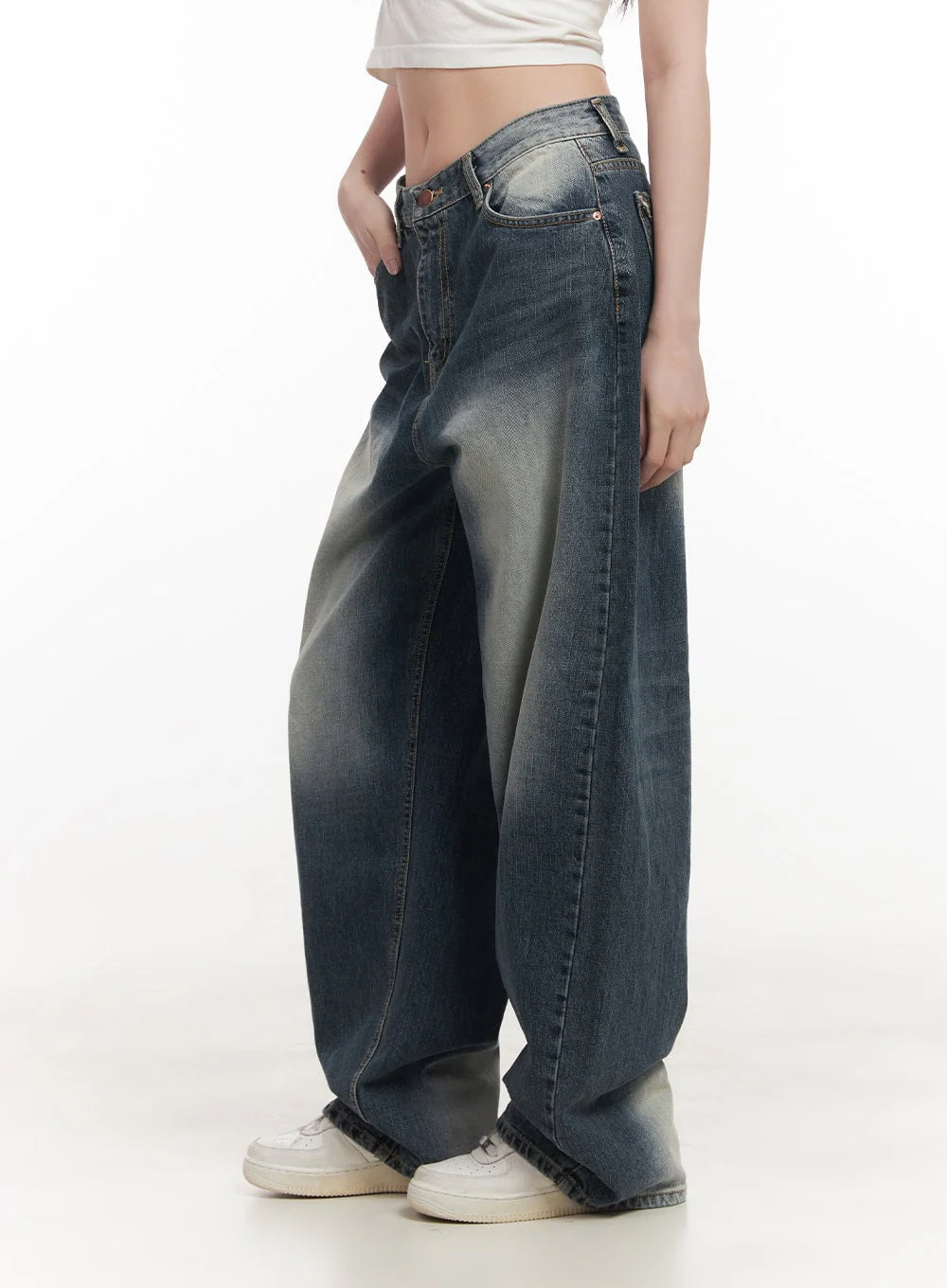 Julie Washed Baggy Jeans with Embroidered Detail CF514 - Image 3