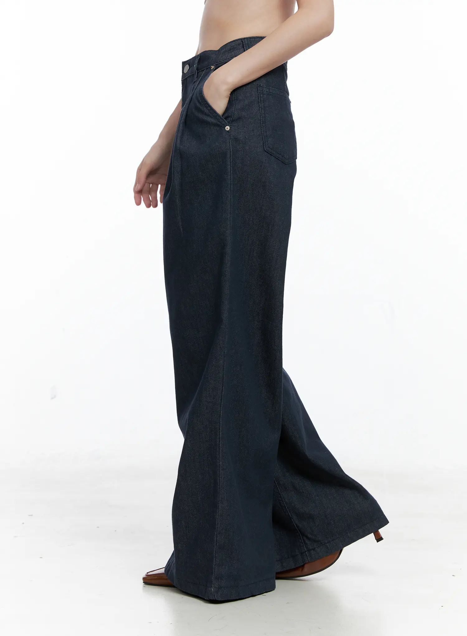 Lena Pintuck Baggy Jeans CO503 - Image 5