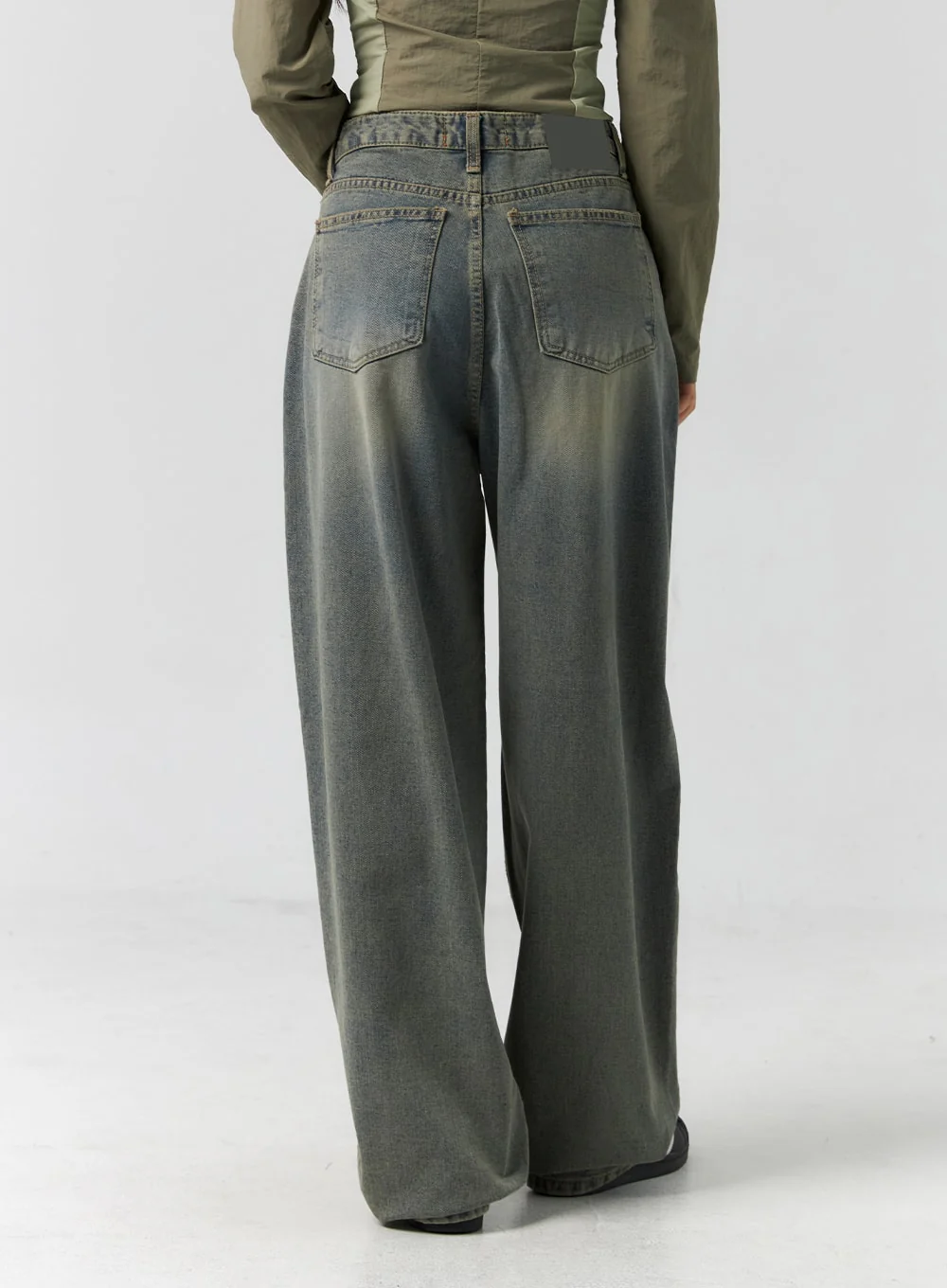 Light Wash Wide Leg Jeans CS303 - Image 6