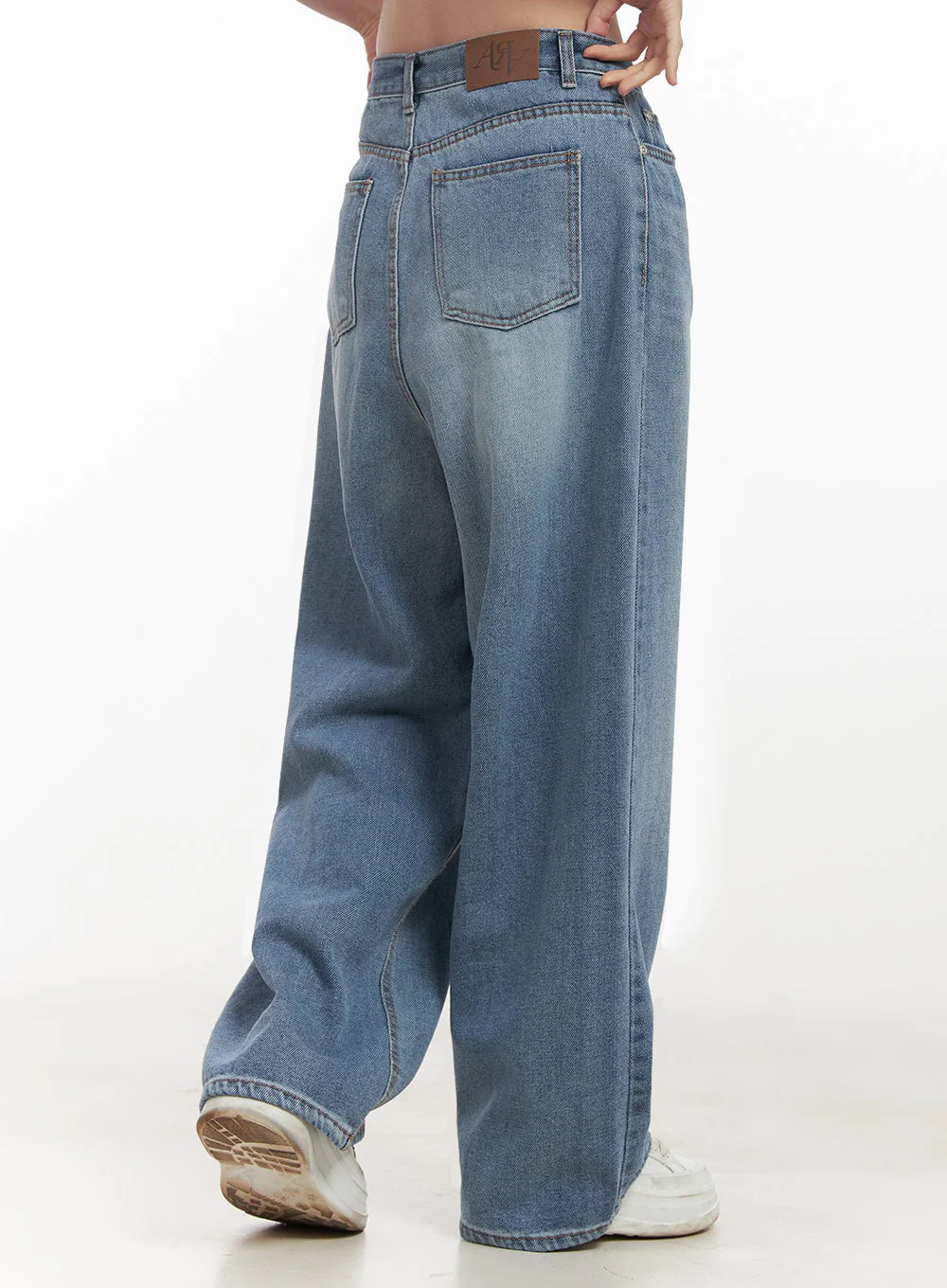 Lily Relaxed-Fit Baggy Jeans IJ527 - Image 7