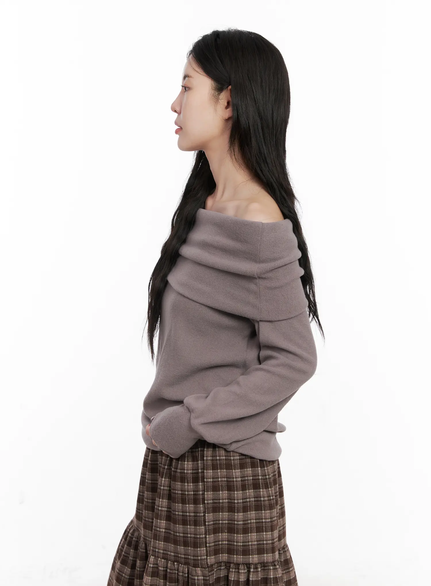 Loose Fit Off-Shoulder Long Sleeve Top CN512 - Image 6