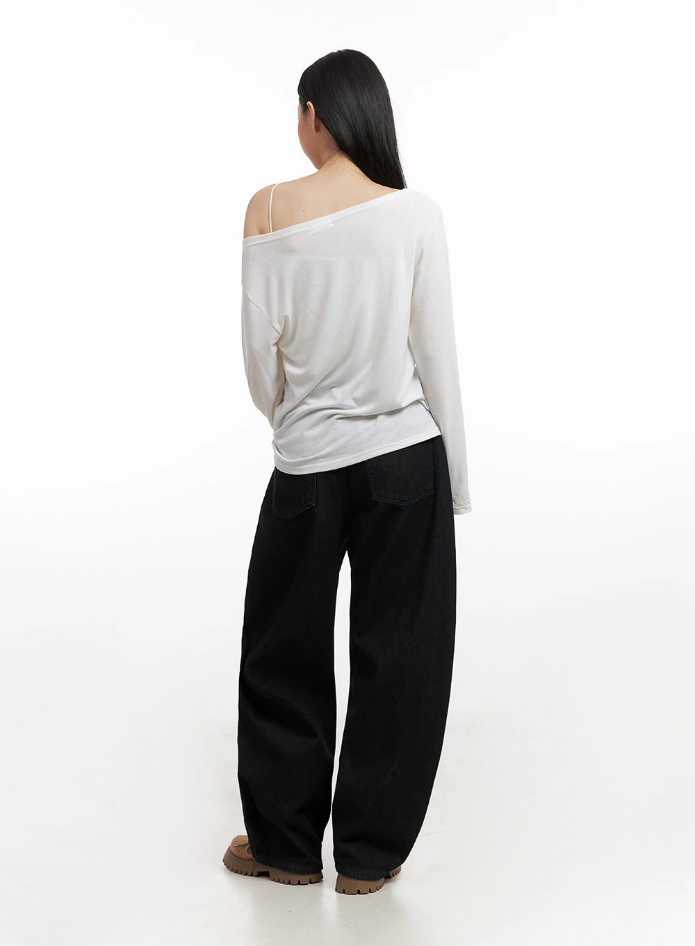 Loose-Fit Unbalanced Top CN426 - Image 4