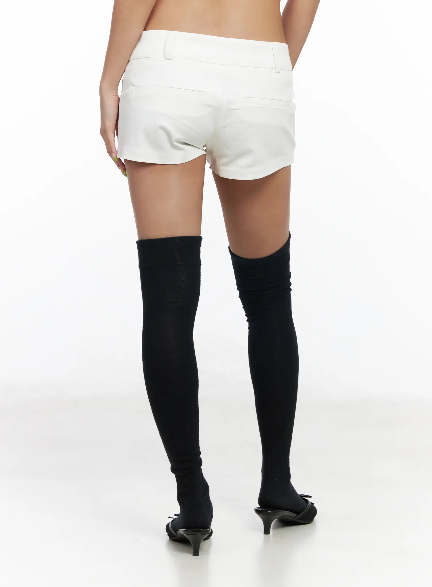 Low Rise Slit Shorts CF511 - Image 5