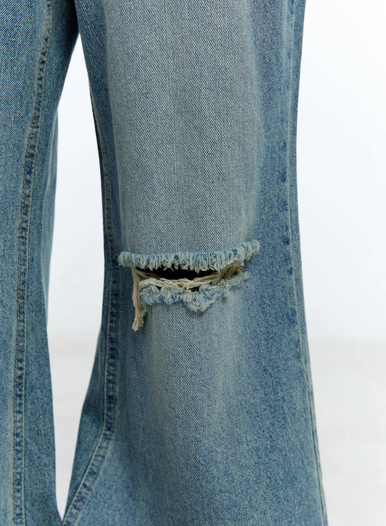 Mazie Distressed Wide-Leg Flare Jeans CG512 - Image 3
