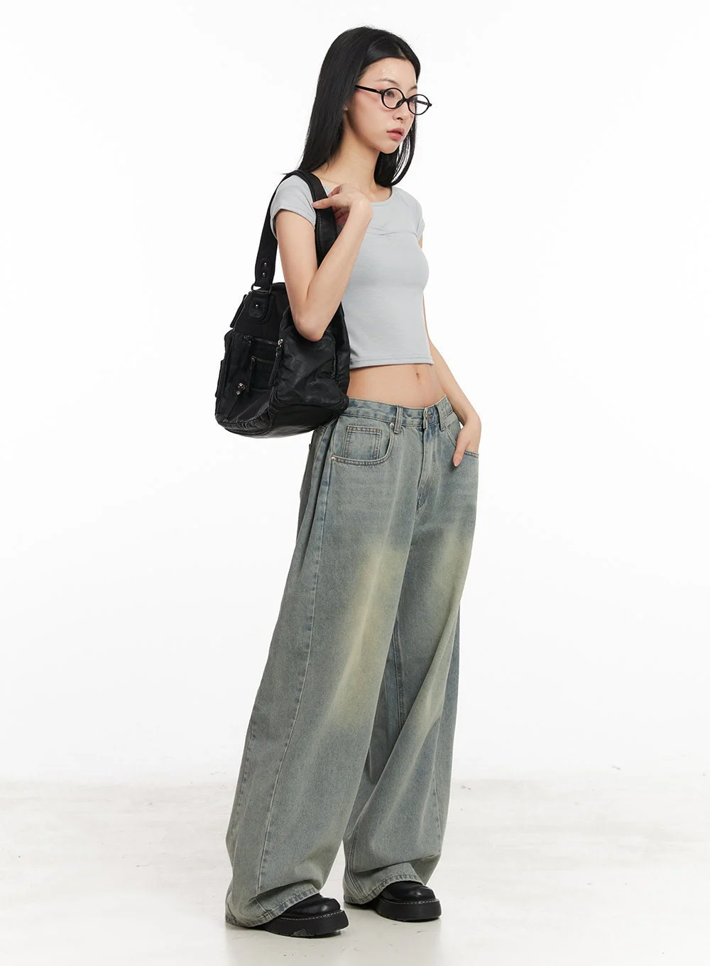 Medium-Sized Shoulder Bag with Pockets CM504 - Image 3