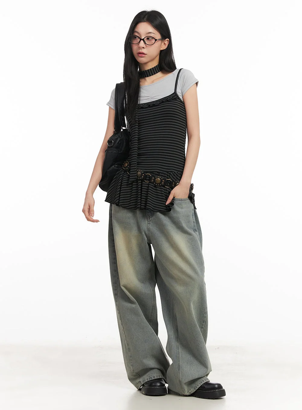 Medium-Sized Shoulder Bag with Pockets CM504 - Image 4