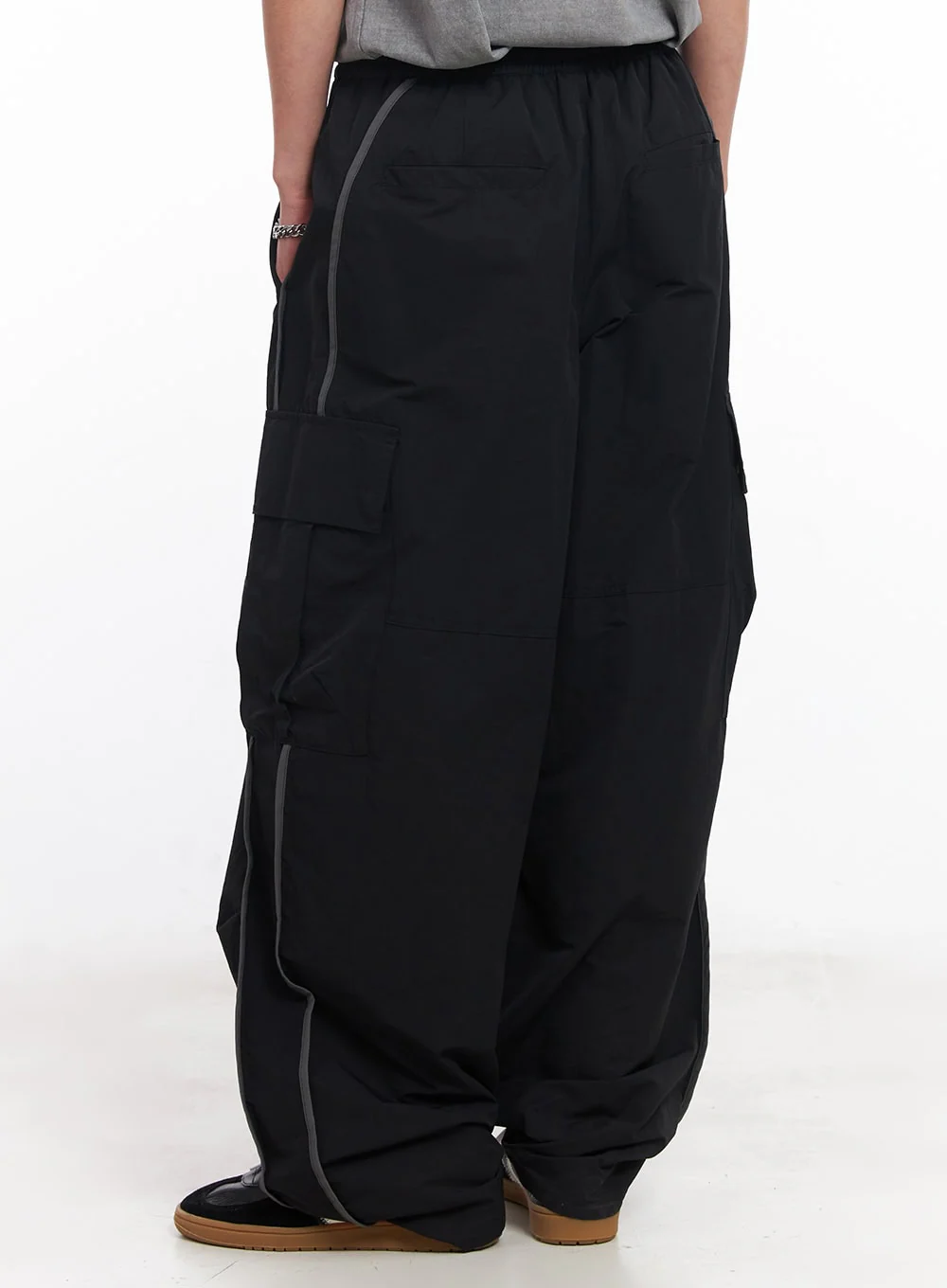 Men’s Cargo Balloon-Fit Windbreaker Pants (Black) IU503 - Image 2