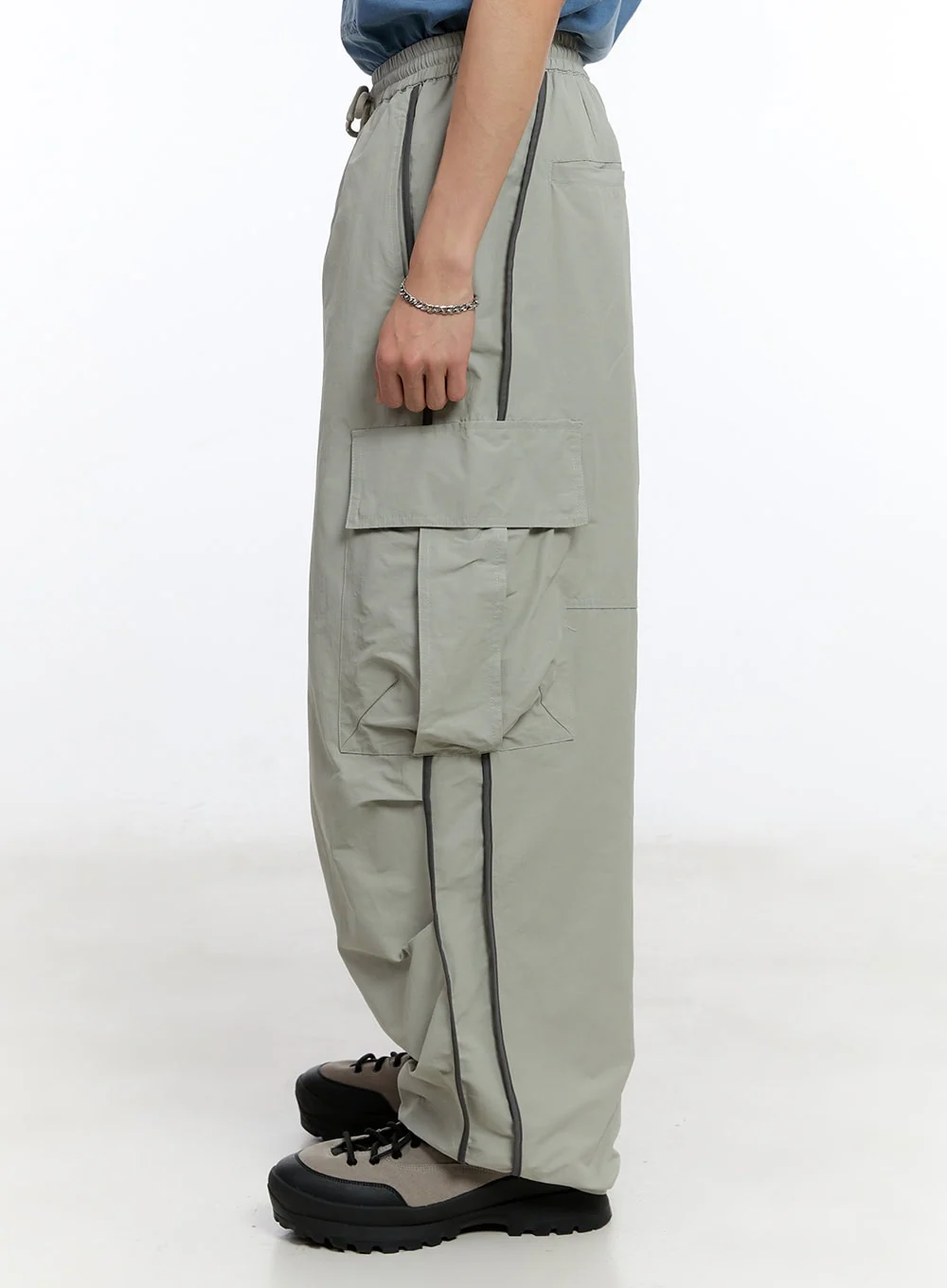 Men’s Cargo Balloon-Fit Windbreaker Pants IY530 - Image 5