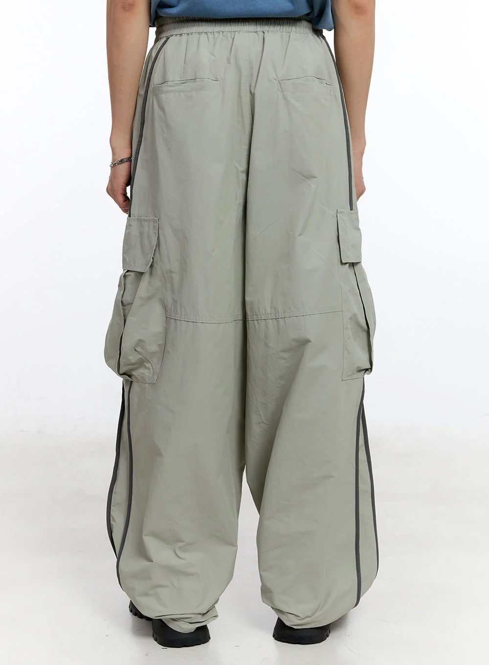 Men’s Cargo Balloon-Fit Windbreaker Pants IY530 - Image 7