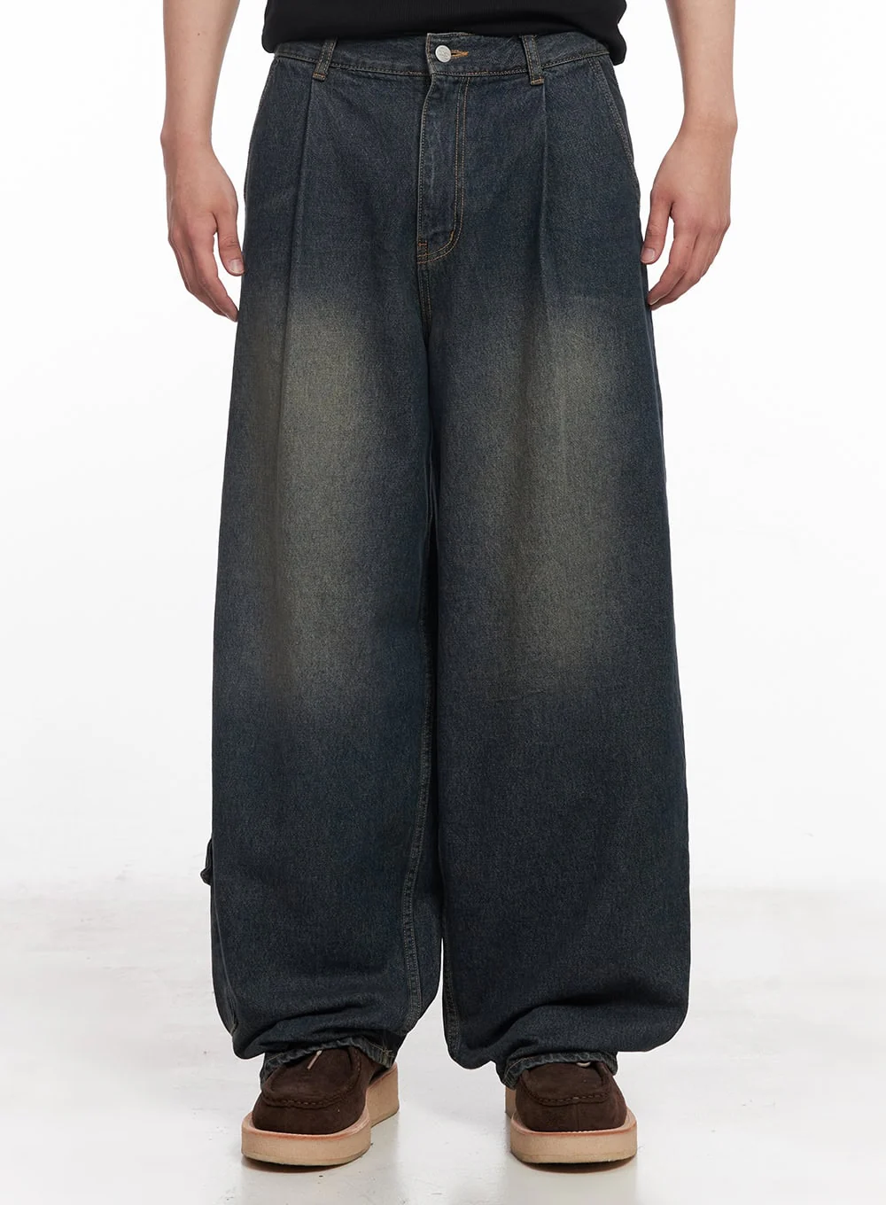 Men's Baggy Pintuck Jeans IY522