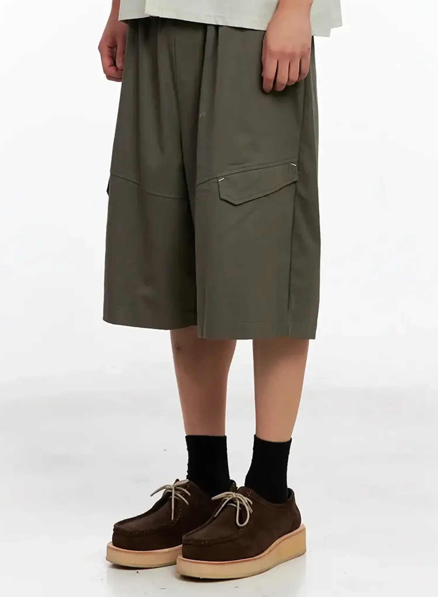 Men's Bermuda Cargo Shorts IG511 - Image 4