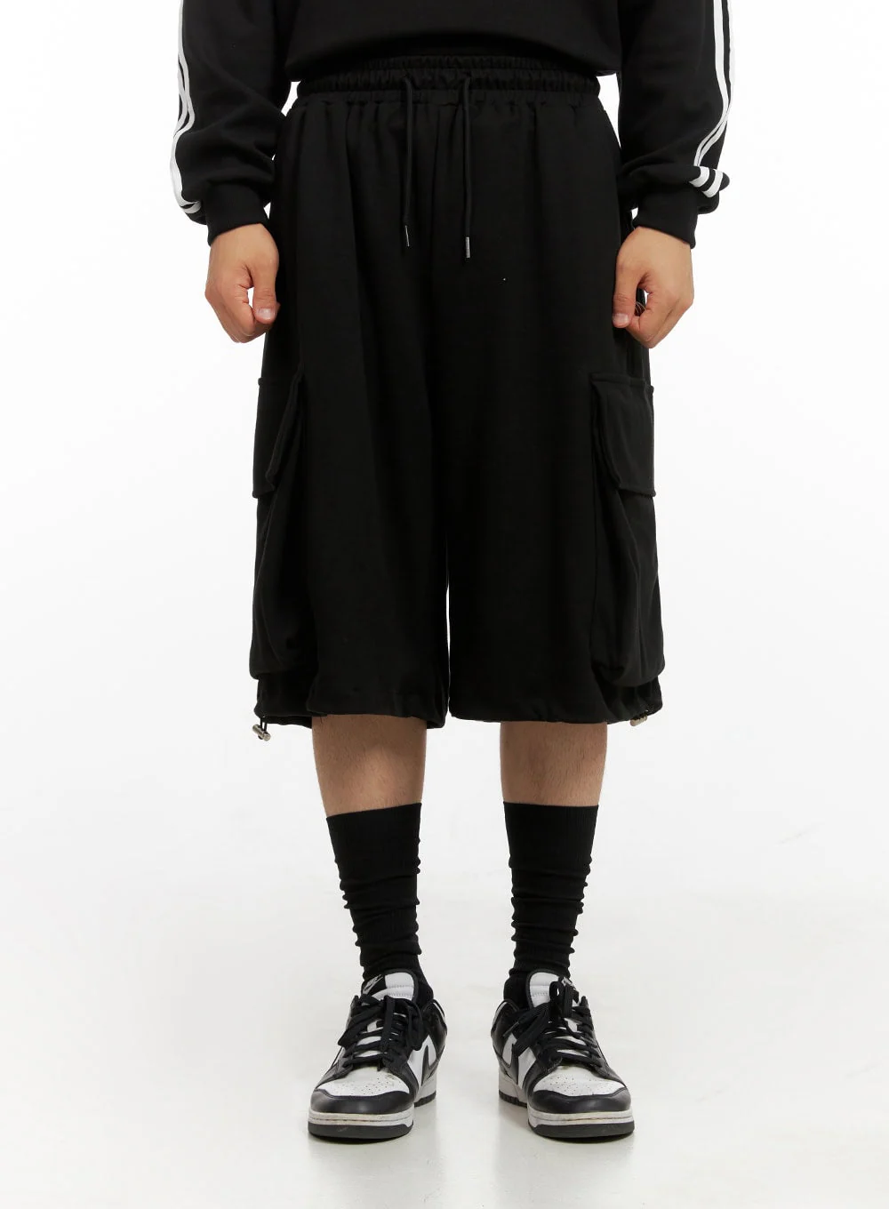 Men's Cargo Sweatshorts (Black) IG409 - Image 2
