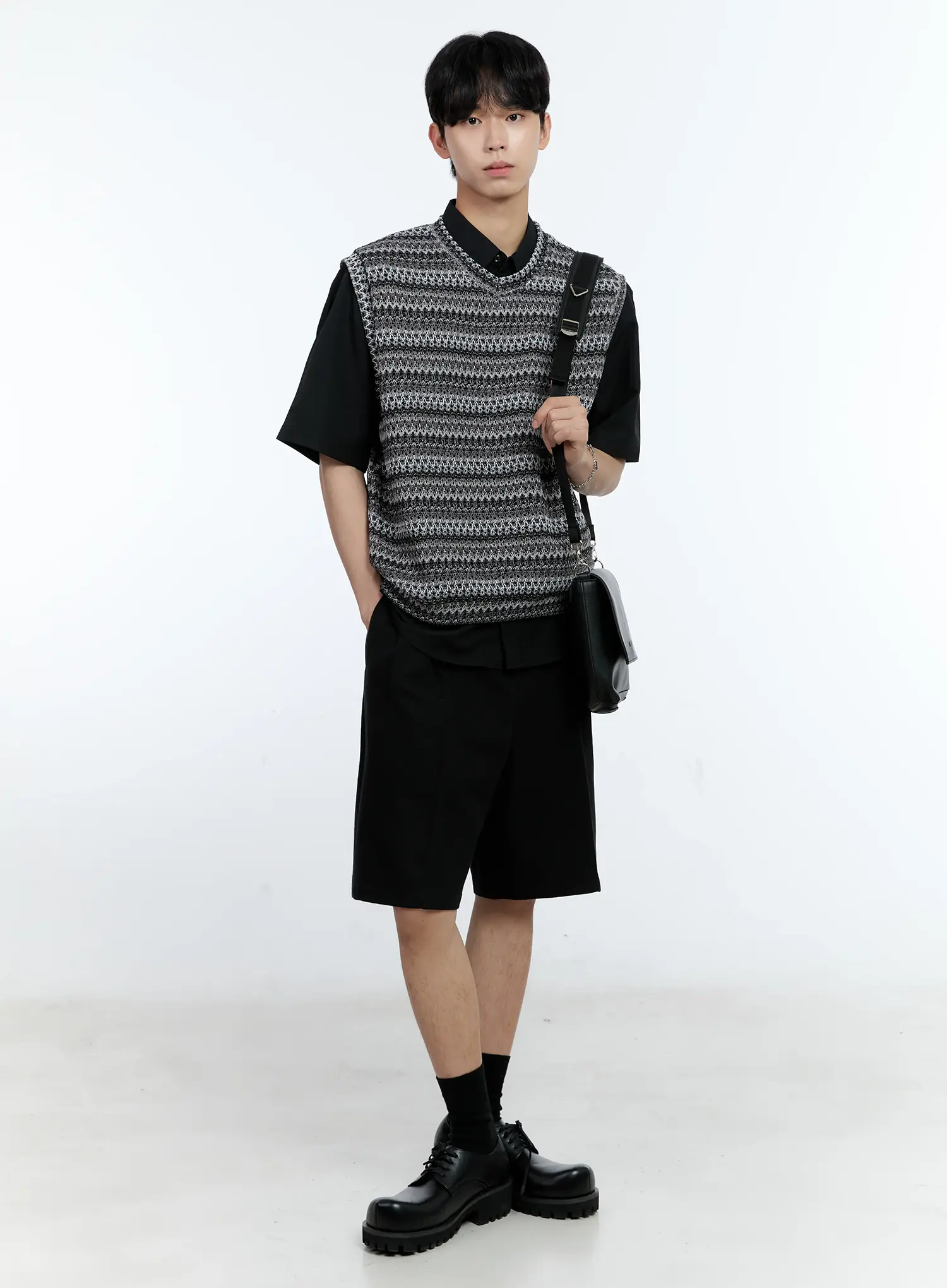 Men's Classic Crossbody Bag IG501 - Image 4