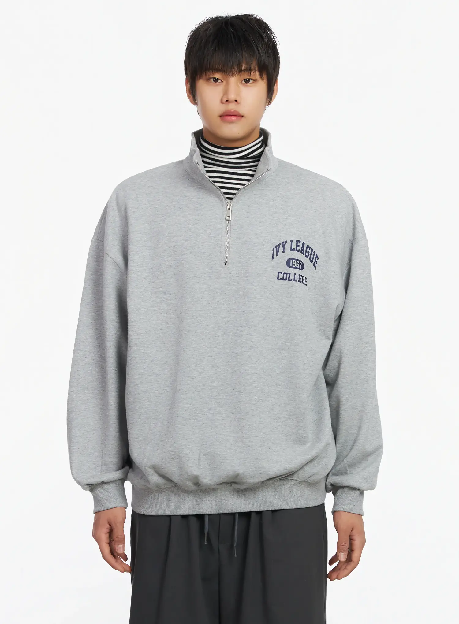 Men's Collegiate Graphic Quarter Zip Sweatshirt IJ527 - Image 8