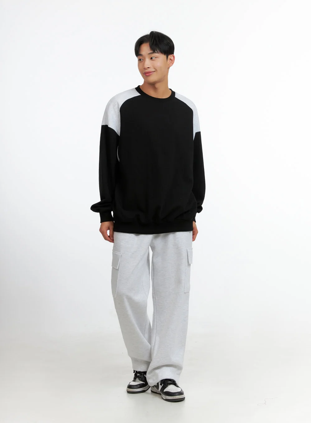 Men's Cozy Contrasting Crewneck Sweatshirt (Black) IU414 - Image 2