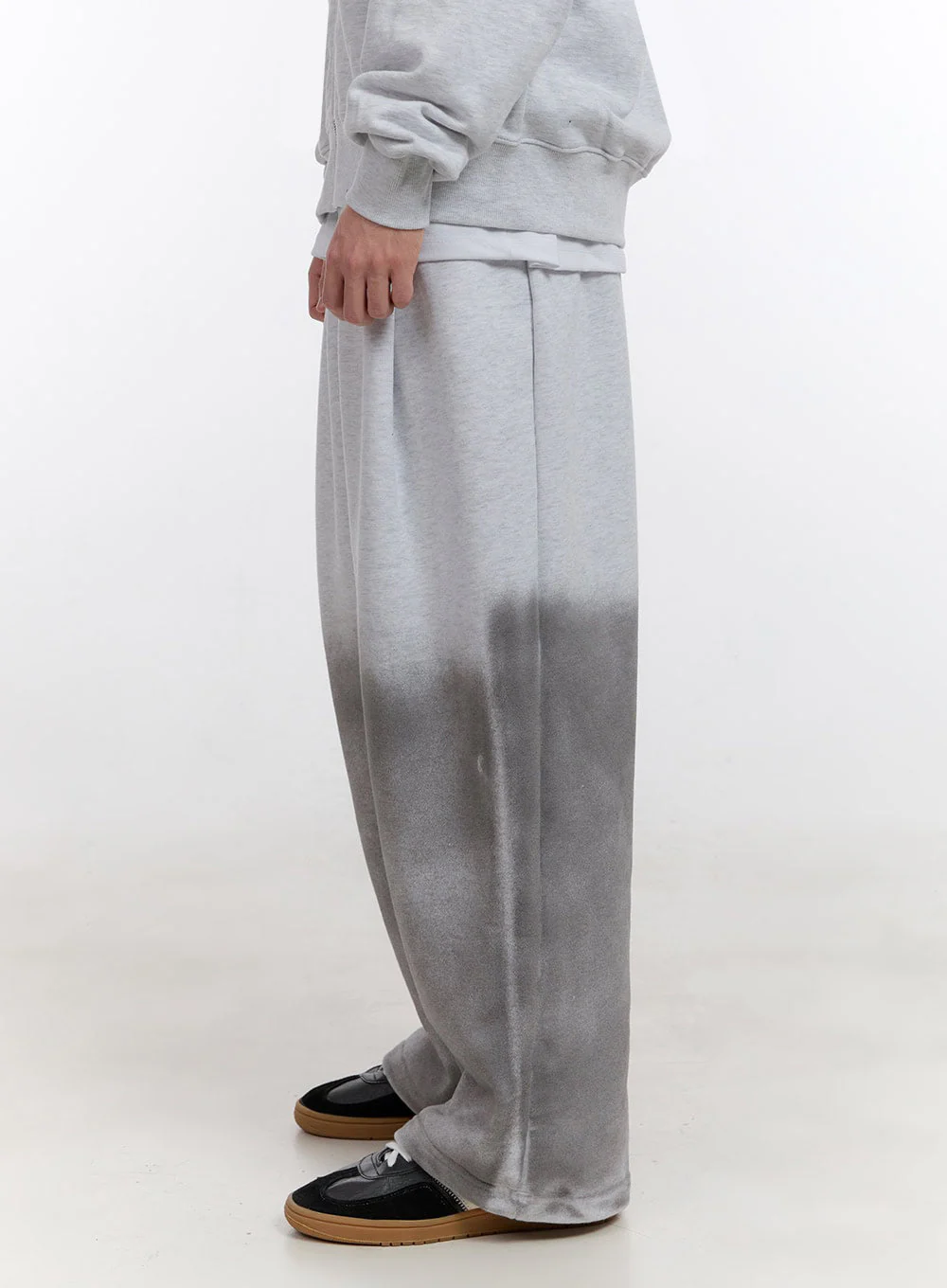 Men's Gradient Pintuck Sweatpants IF528 - Image 5