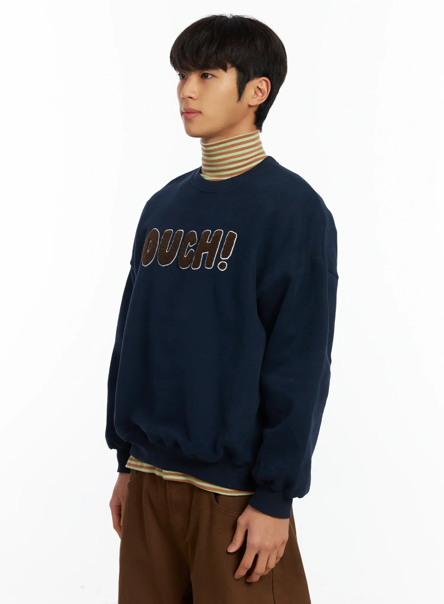 Men's Graphic Patch Sweatshirt IF504 - Image 4