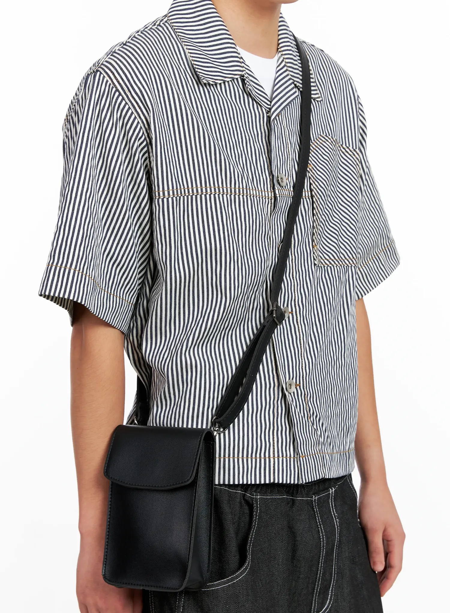 Men's Minimalist Crossbody Bag IG508 - Image 4