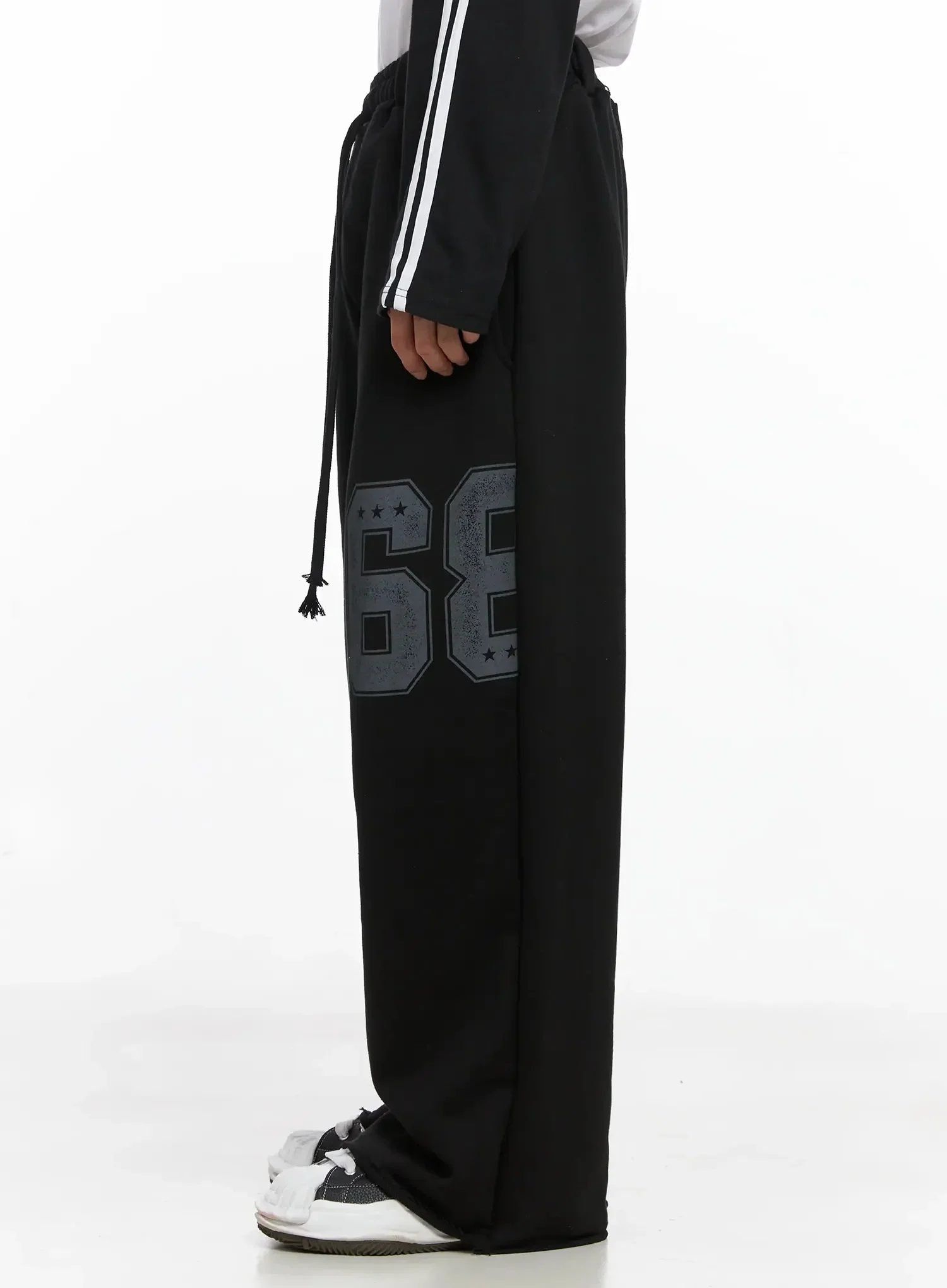 Men's Number Graphic Sweatpants IO517 - Image 6