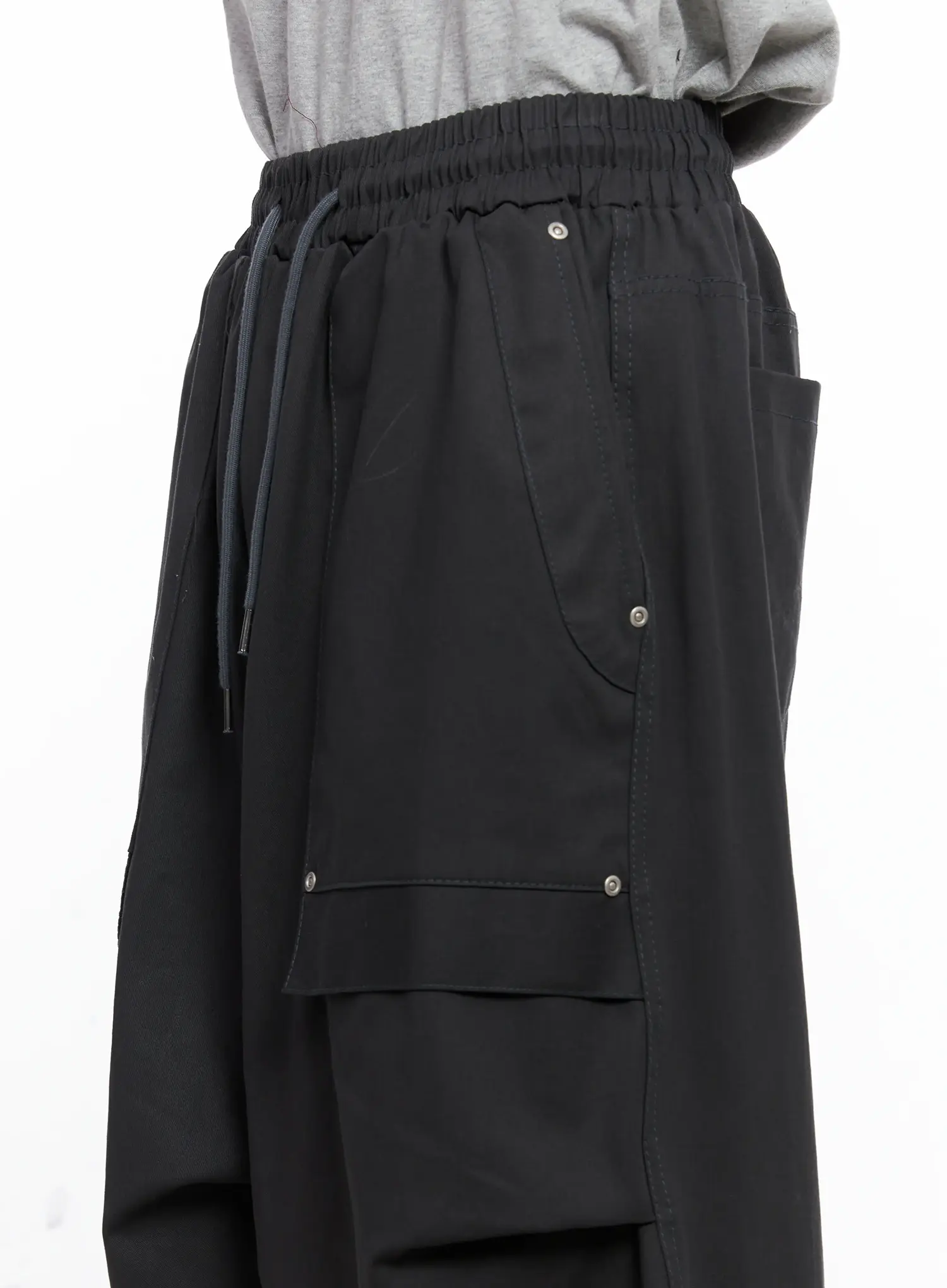 Men's Parachute Wide Pants IO506 - Image 6