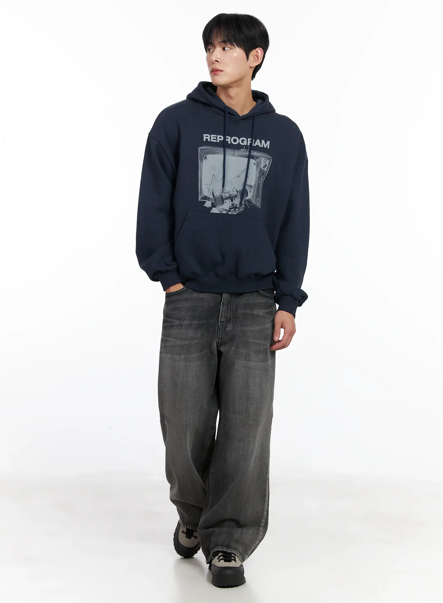 Men's Retro TV Graphic Hoodie IJ521 - Image 3