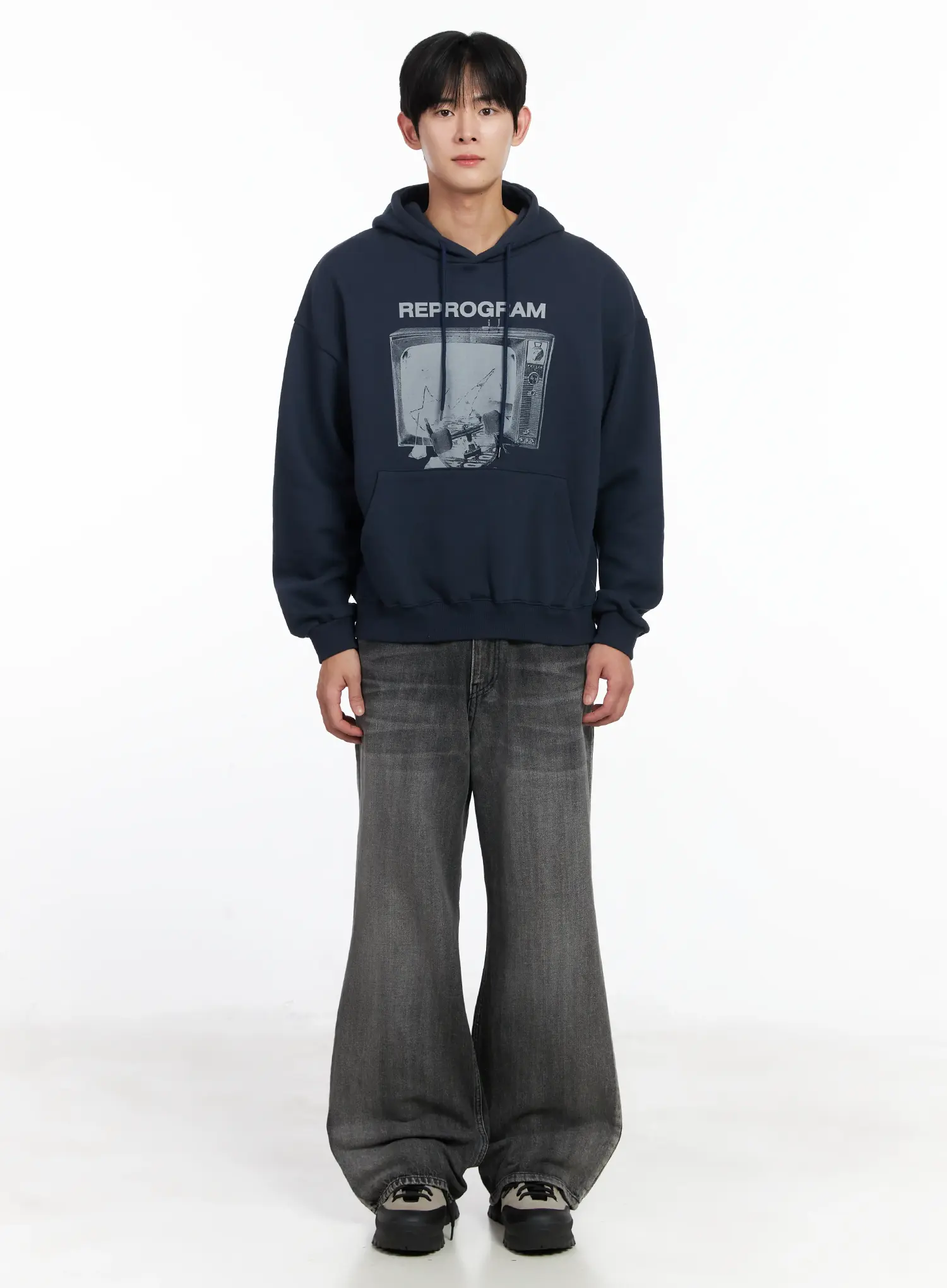 Men's Retro TV Graphic Hoodie IJ521 - Image 4