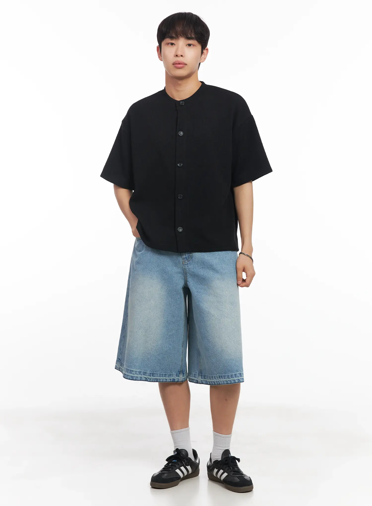 Men's Short-Sleeve Buttoned Sweater IU518