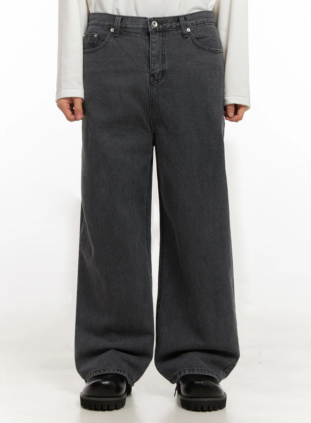 Men's Solid Wide-Fit Jeans ID427 - Image 2