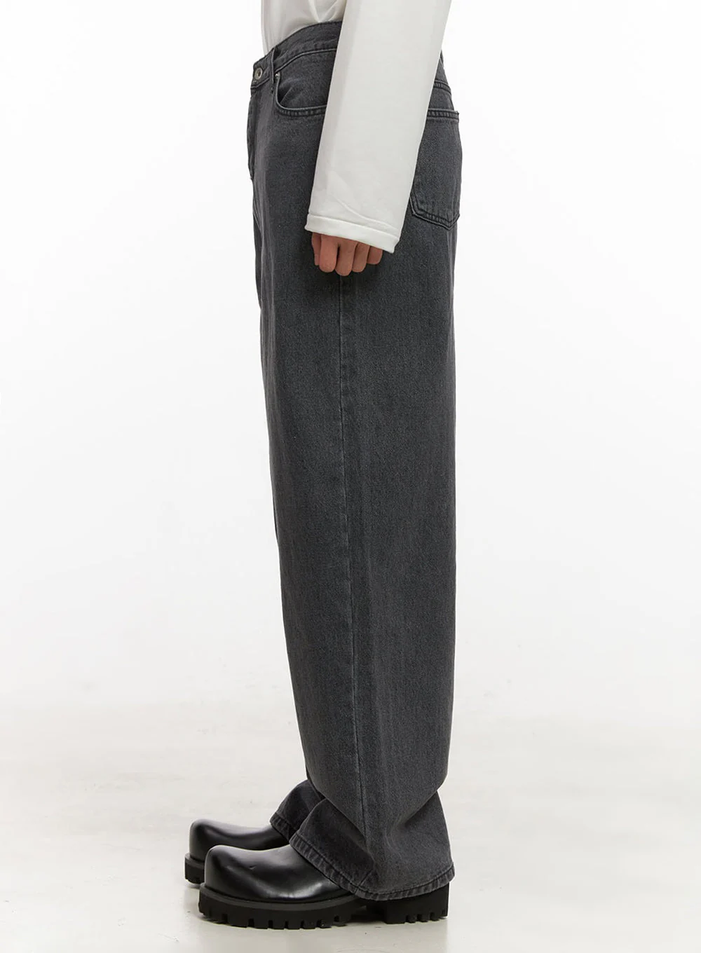 Men's Solid Wide-Fit Jeans ID427 - Image 4