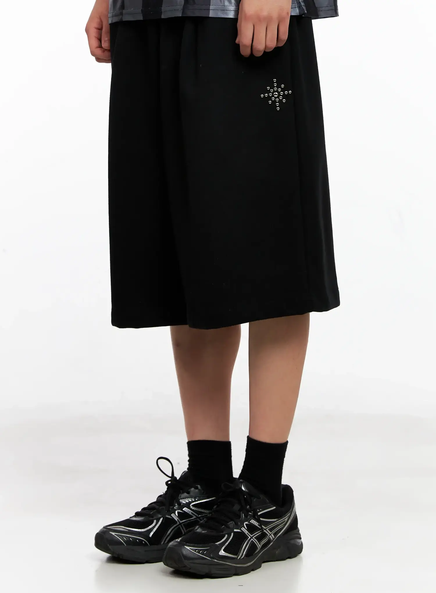 Men's Studded Bermuda Shorts IG511 - Image 5