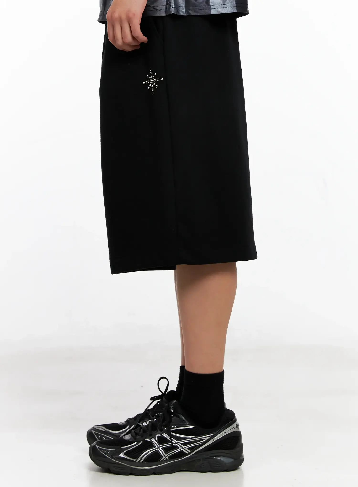 Men's Studded Bermuda Shorts IG511 - Image 6