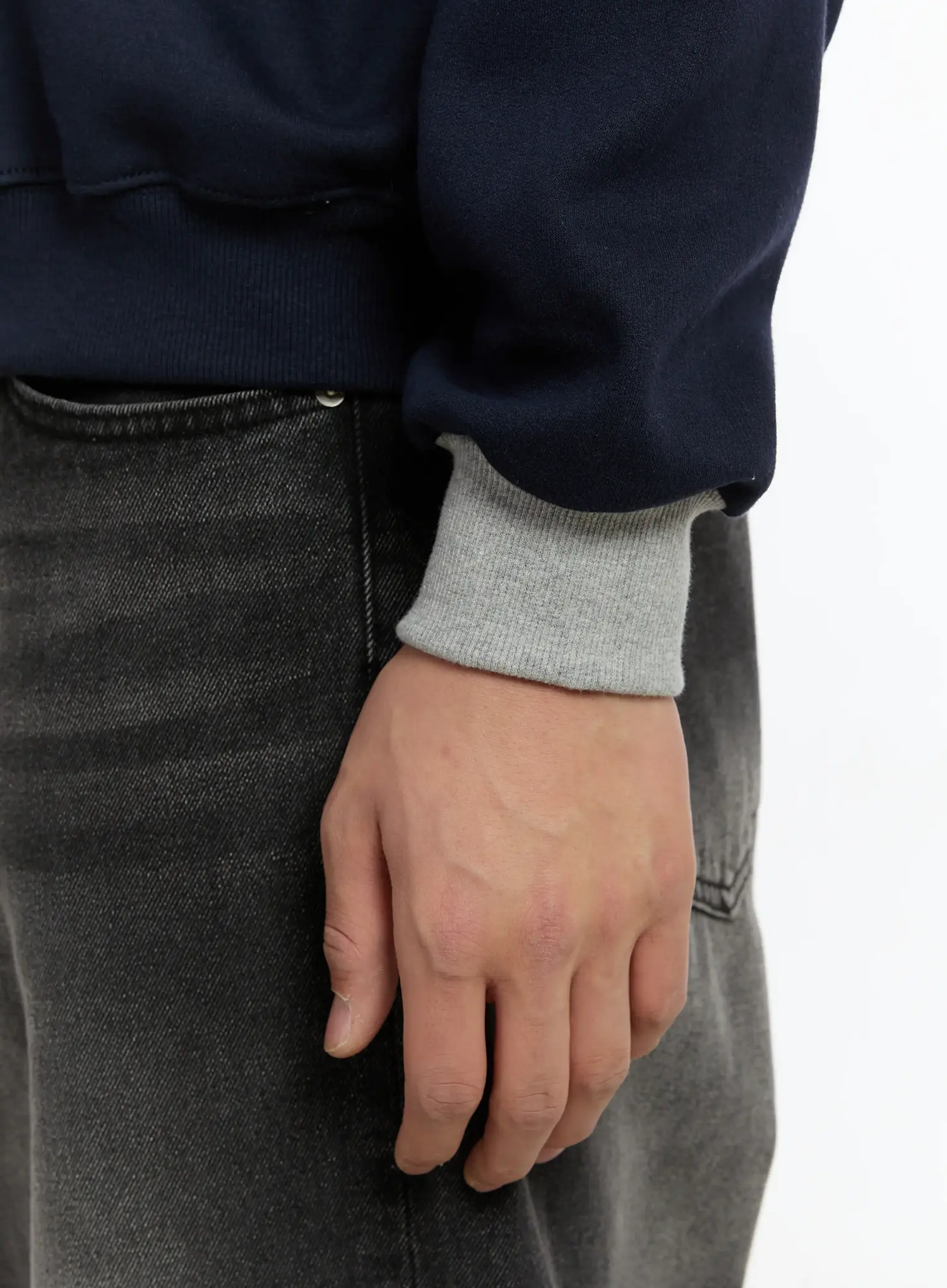 Men's Two-Toned Graphic Sweatshirt IM502 - Image 10