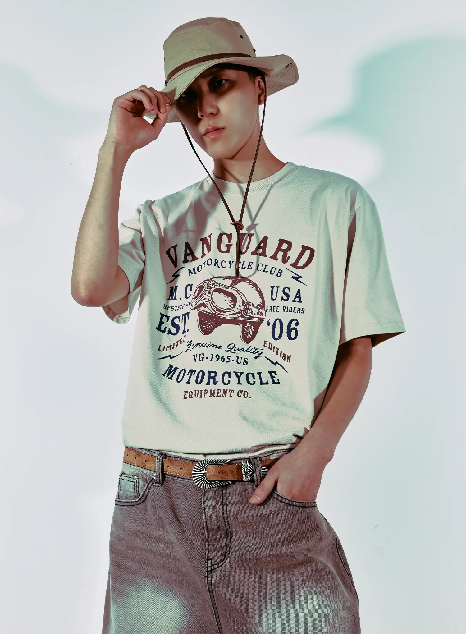 Men's "Vanguard" Graphic Tee IL521