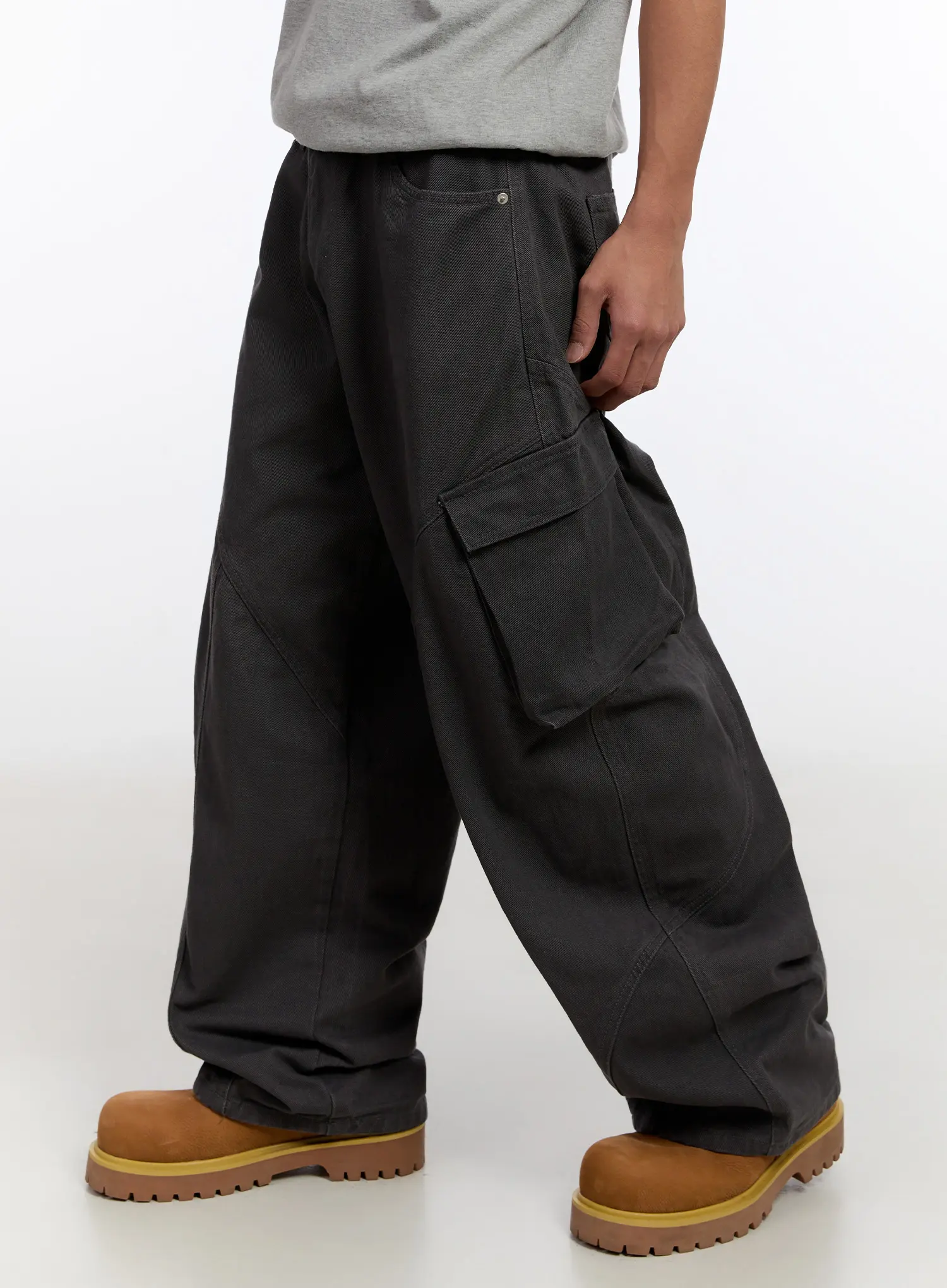 Men's Wide-Leg Cargo Pants IN528