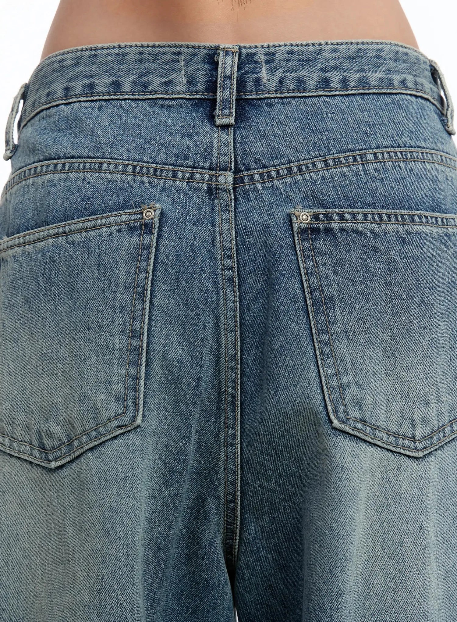 Nevaeh Wide-Leg Jeans IF524 - Image 14