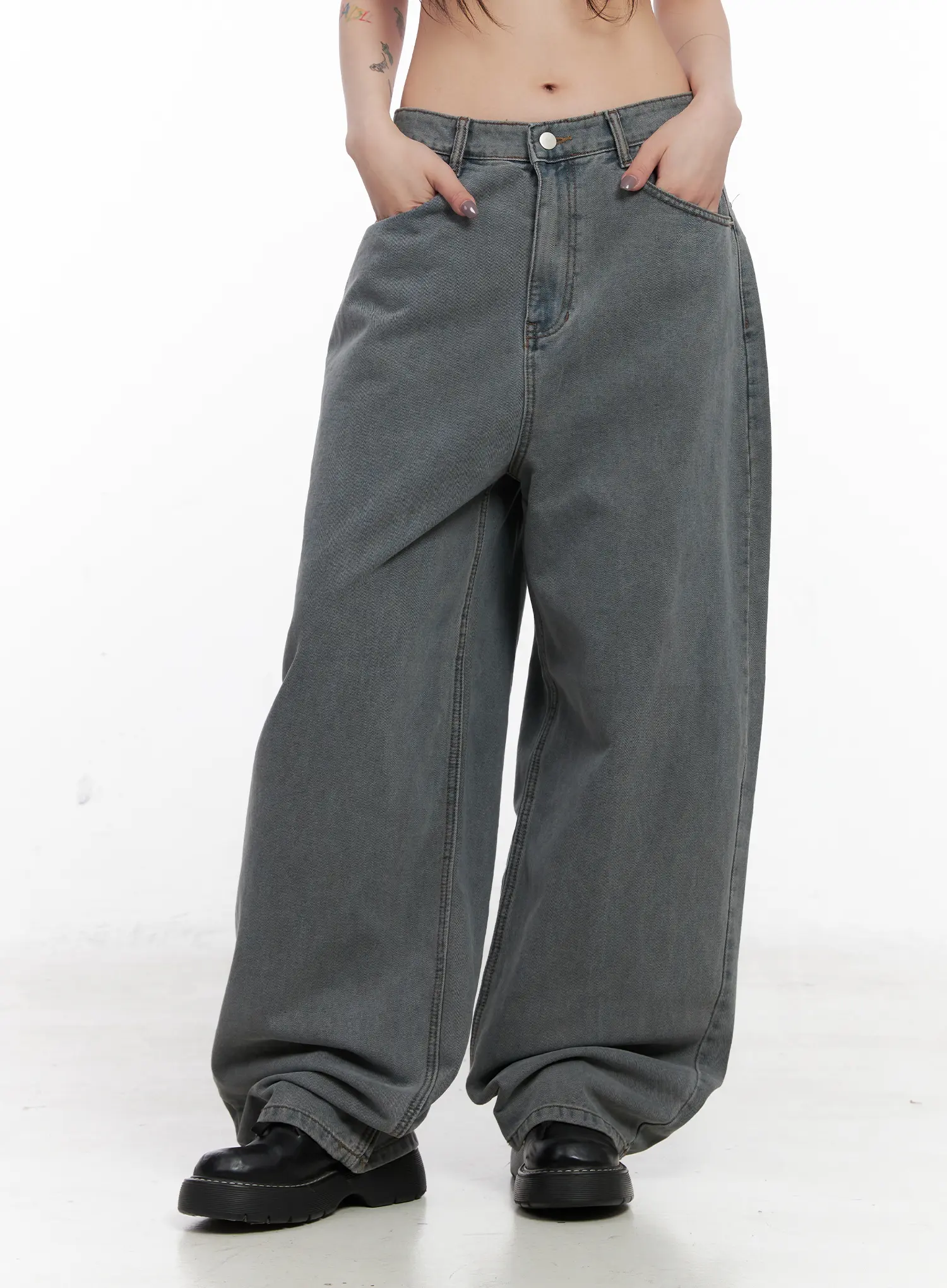Odet Wide-Leg Balloon Jeans CN512 - Image 9