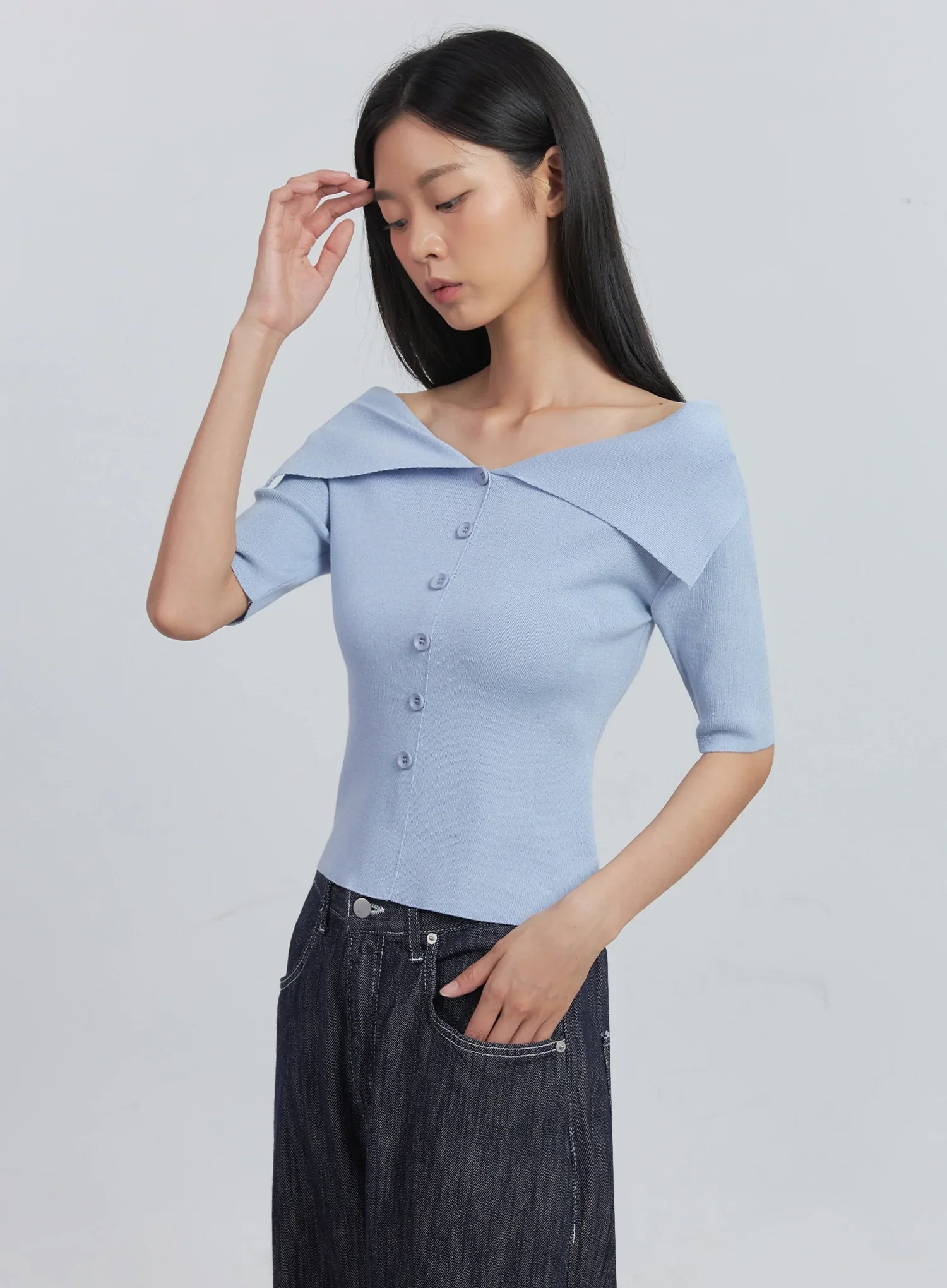 Off-Shoulder Buttoned Tee IU512 - Image 27