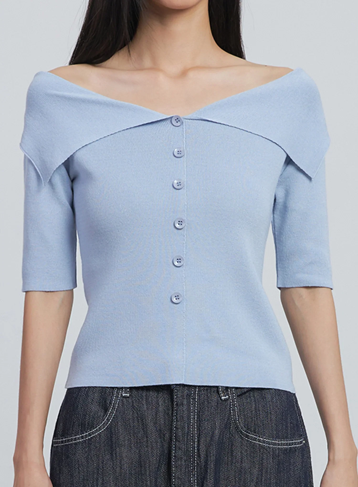 Off-Shoulder Buttoned Tee IU512 - Image 32