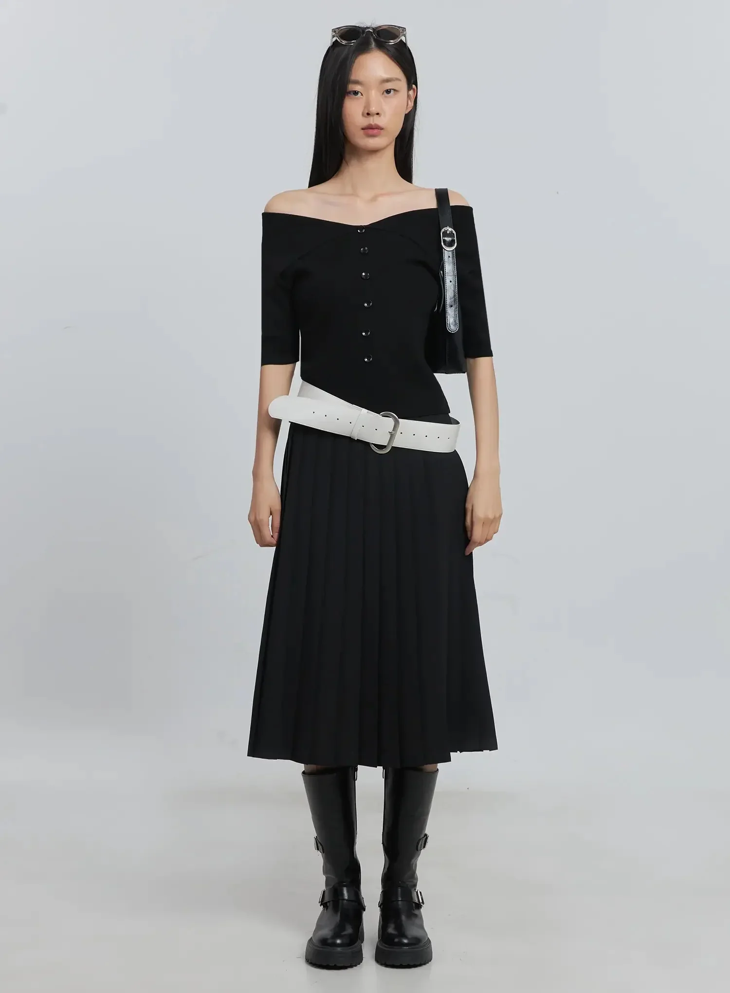 Off-Shoulder Buttoned Tee IU512 - Image 37