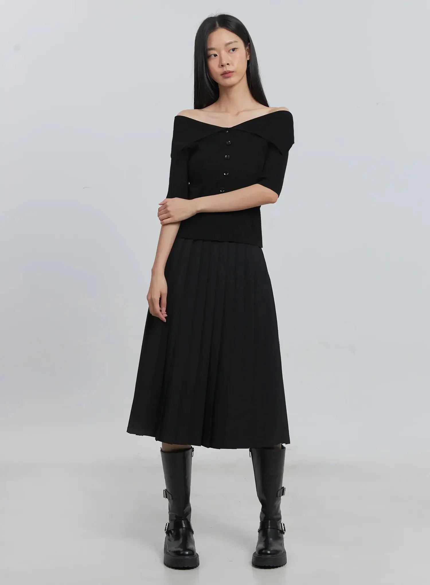Off-Shoulder Buttoned Tee IU512 - Image 8
