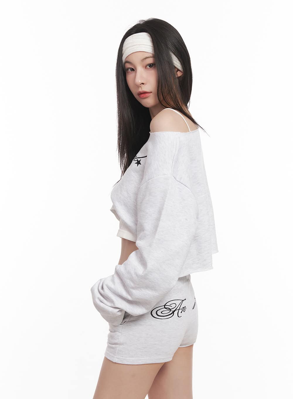 Off-Shoulder Embroidered Crop Sweatshirt CM518 - Image 3