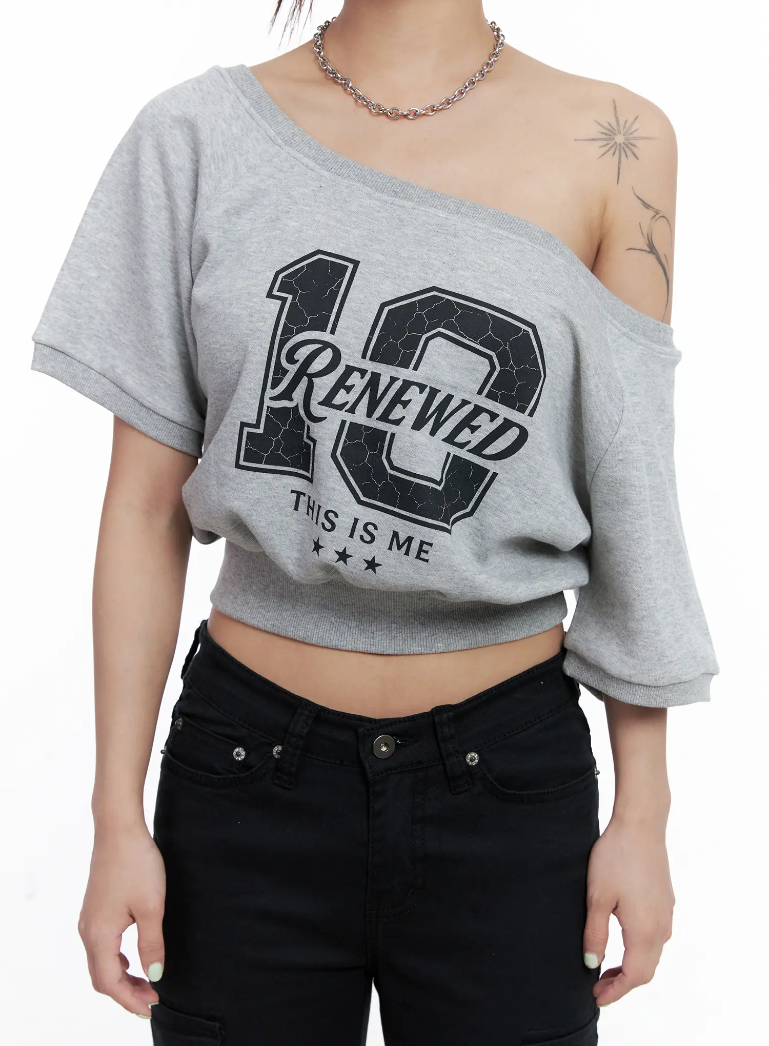 Off-Shoulder Graphic Cropped Tee CL511 - Image 3
