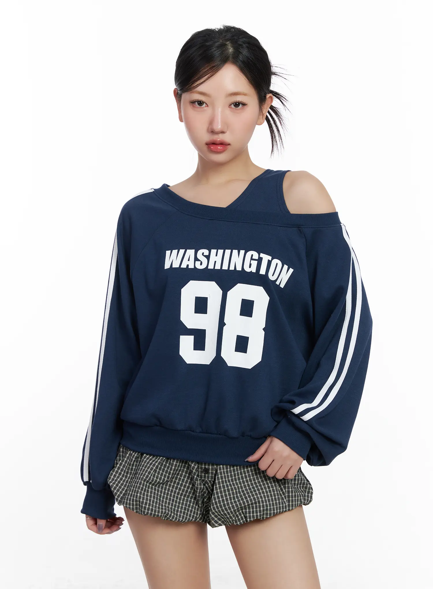 Off-Shoulder Graphic Sweatshirt CF503 - Image 8