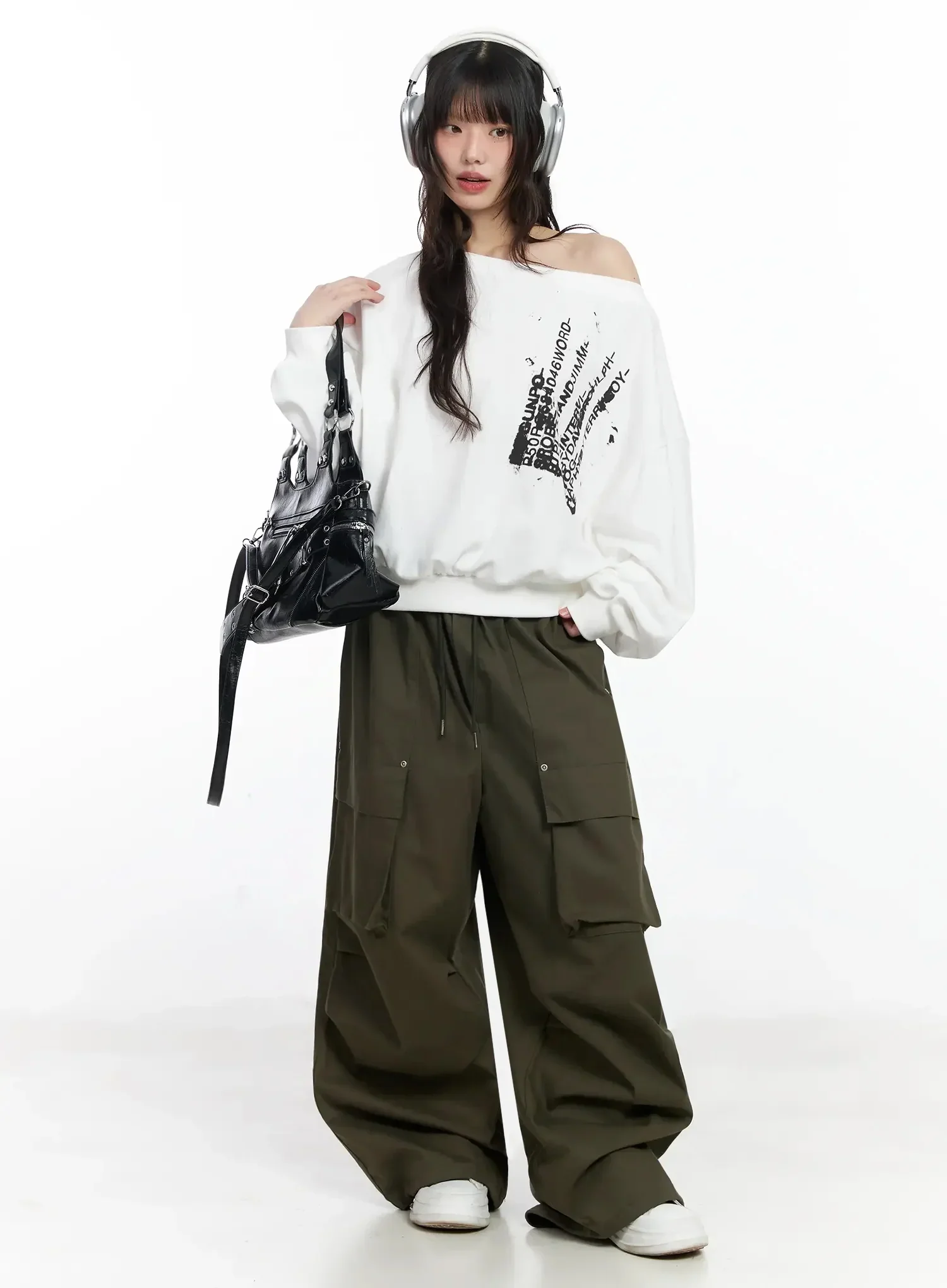 Off-Shoulder Graphic Sweatshirt F516 - Image 12