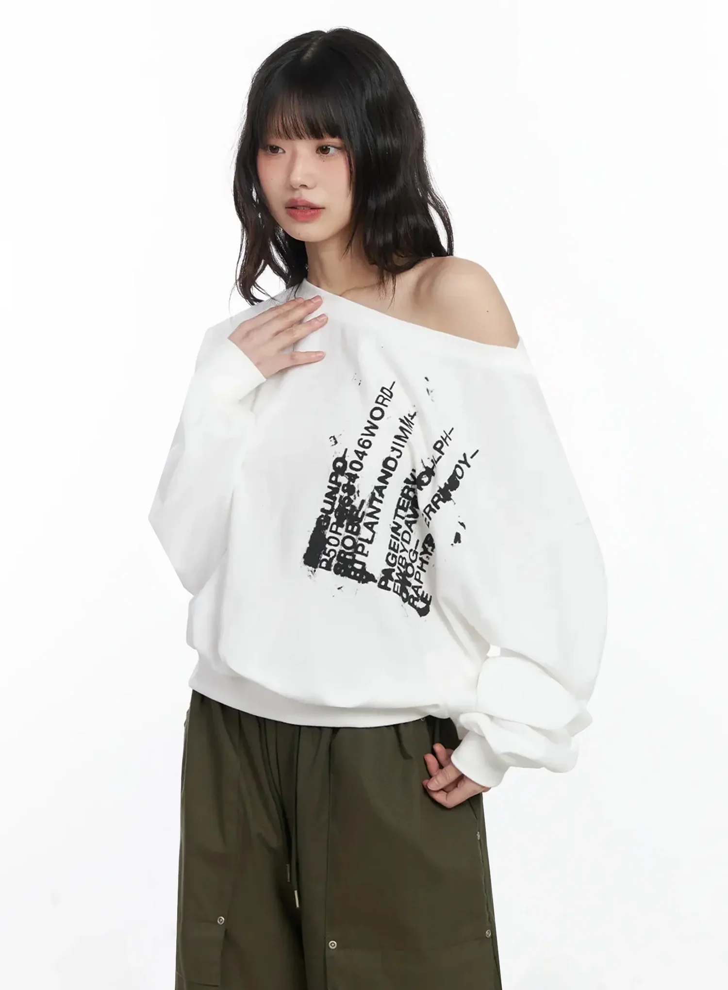 Off-Shoulder Graphic Sweatshirt F516 - Image 7