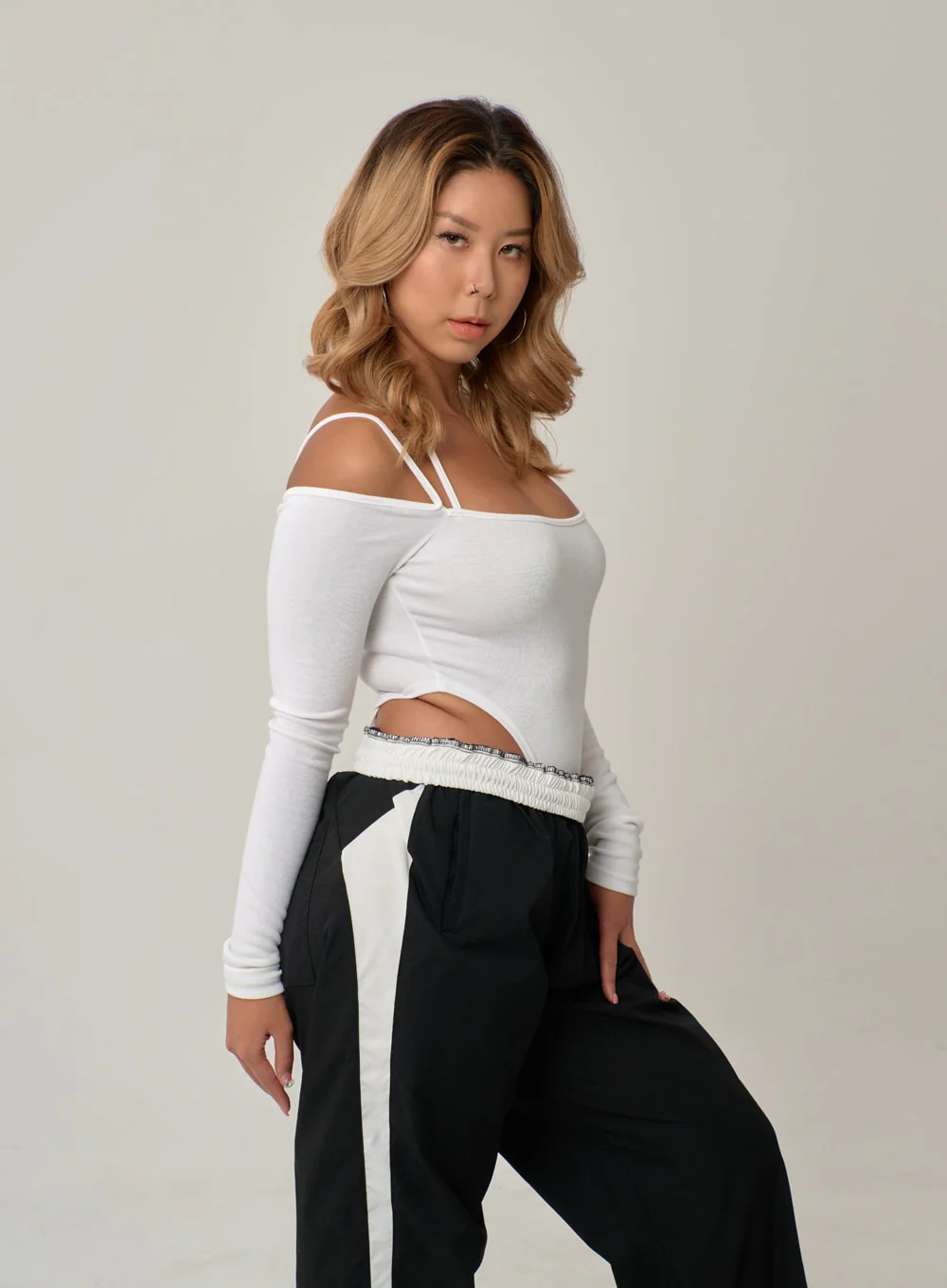 Off-Shoulder Thin Straps Bodysuit IN22 - Image 3