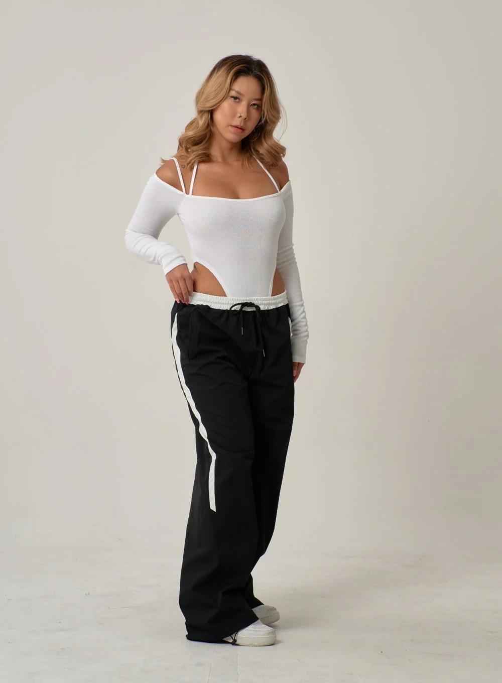 Off-Shoulder Thin Straps Bodysuit IN22 - Image 4