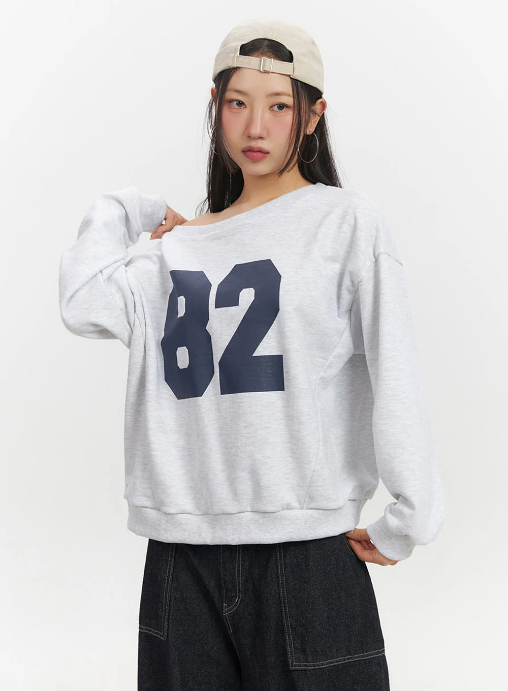 One-Shoulder Graphic Crewneck IF510 - Image 7