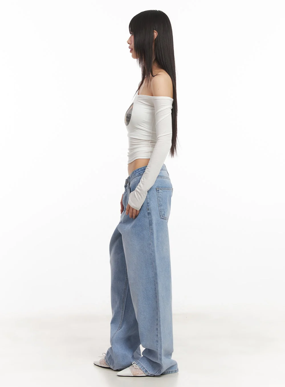 One-Shoulder Graphic Cropped Long Sleeve Top CA523 - Image 3