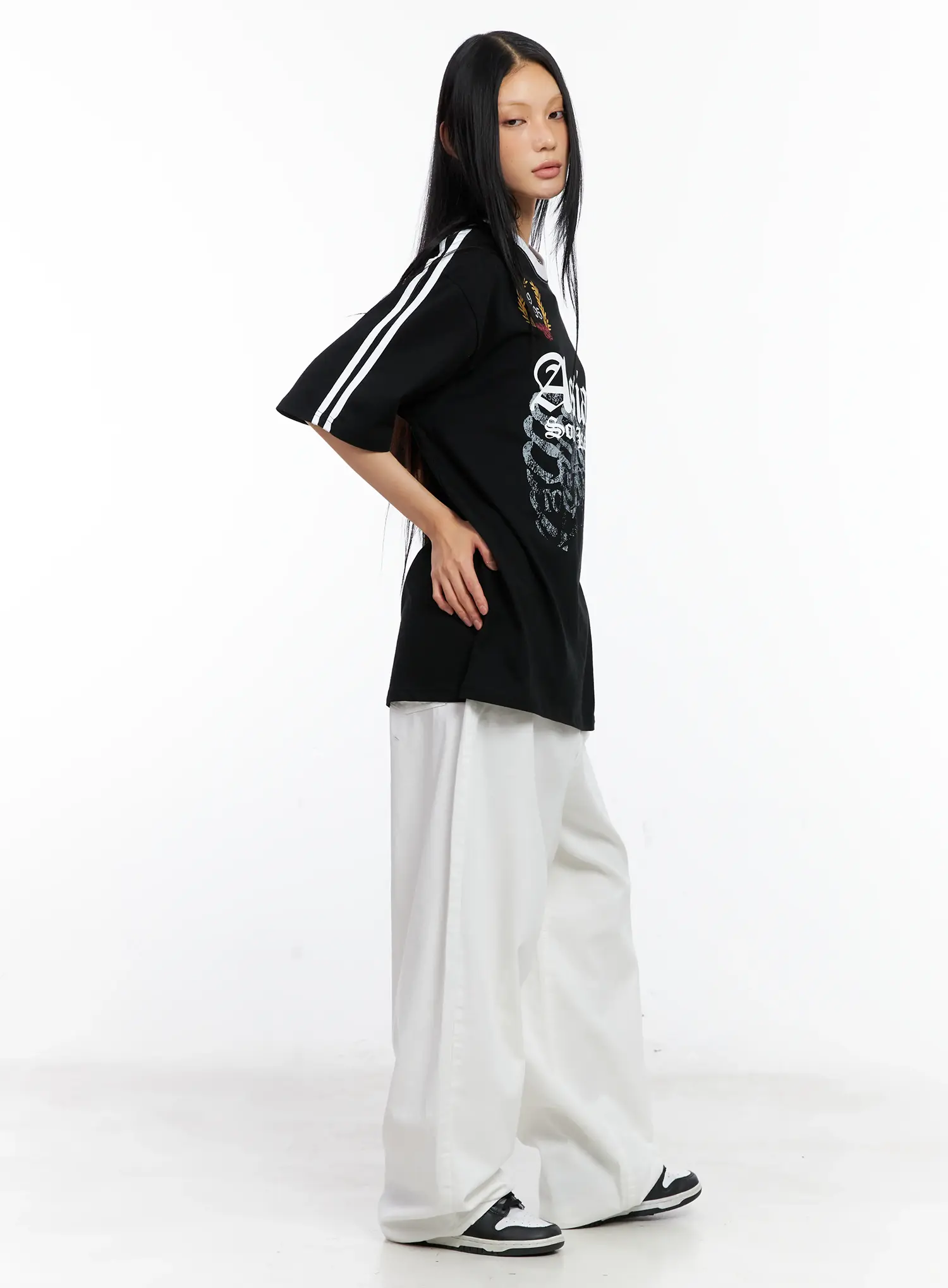 Oversized Graphic Logo Tee CL529 - Image 4